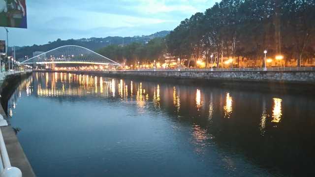Bilbao am Abend